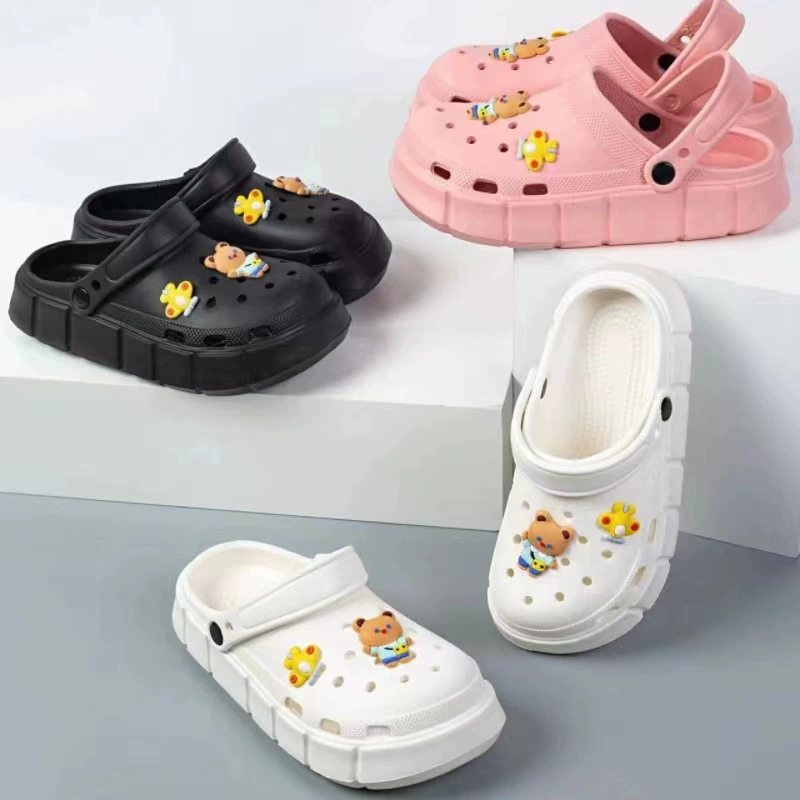 Милые Мультяшные сандалии и тапочки в новом стиле, женская модная верхняя одежда, дышащая домашняя обувь с дырками, женское ощущение ступания на обувь