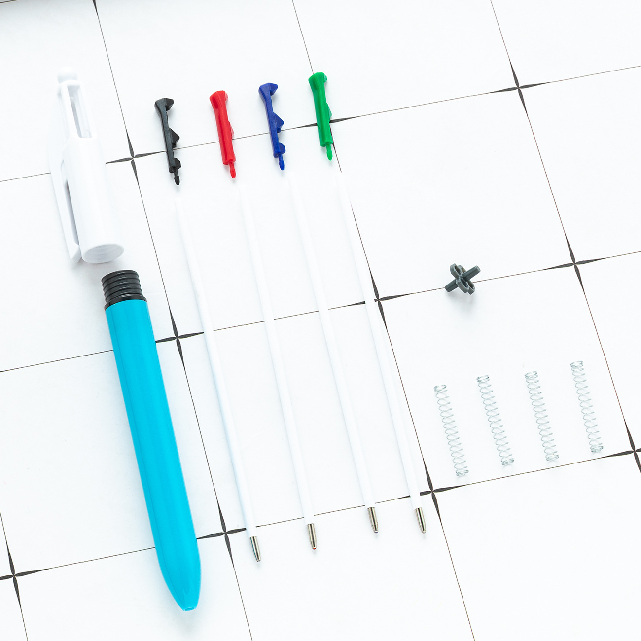 Estudiantes papelería multicolor bolígrafo móvil cuatro en uno bolígrafo manual para tomar notas bolígrafo de plástico bolígrafo mayorista