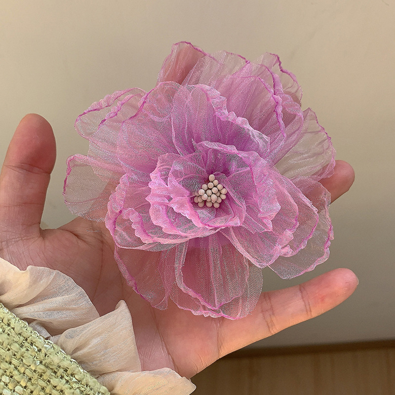 乾燥したバラはフランスの花を挟んで髪を挟みます。|undefined