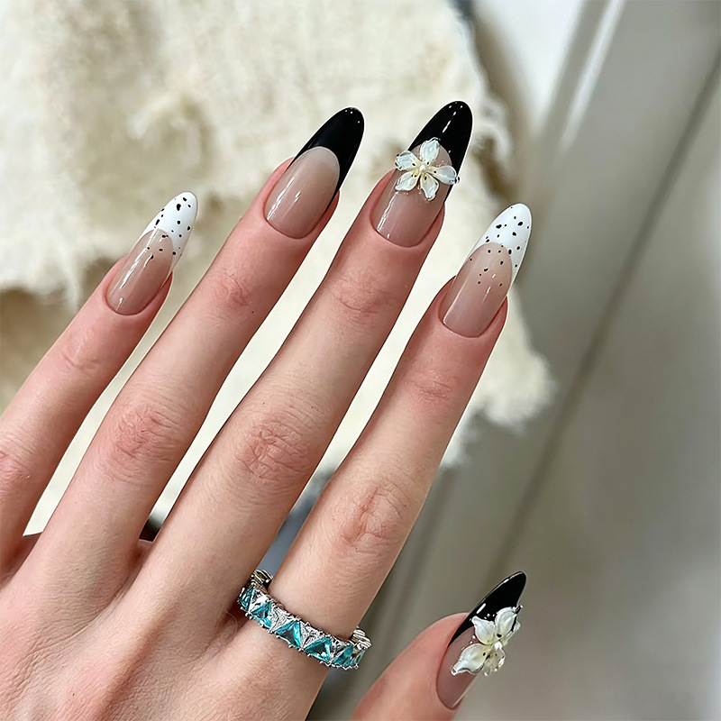 【Floral French Style】Cross-Border Hot-Selling Jewelry: Single-Row Triangular Zircon Ring for Women, High-End Creative Design