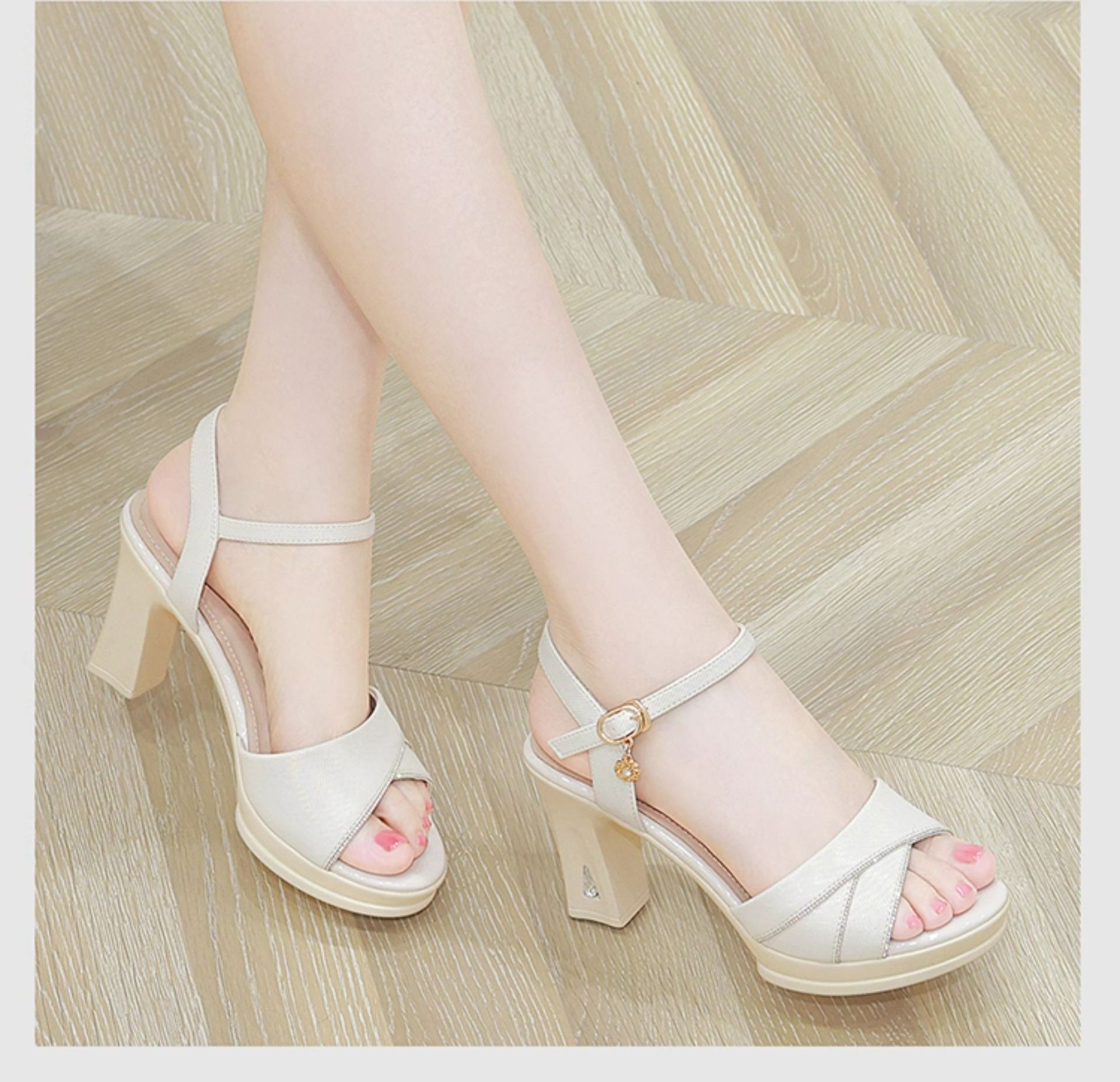 Sandal cao gót nữ hở mũi quai ngang gót vuông ổn định — FN0231/0941 màu đen, FN0231/ 0941m màu chi tiết 4