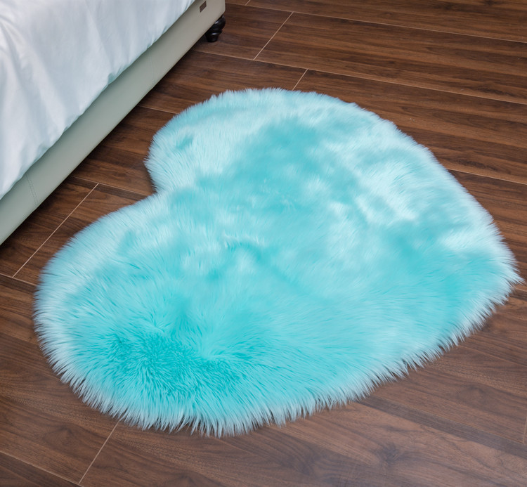 Pink Plush Heart-Shaped Carpet, Bedroom Bedside Floor Mat, Living Room Coffee Table Mat, Imitation Wool Decoration