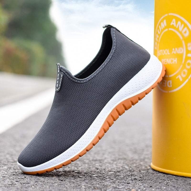 A generation of canvas shoes old Beijing middle-aged and elderly walking shoes men's thickened beef tendon sole a step-on lightweight single shoes