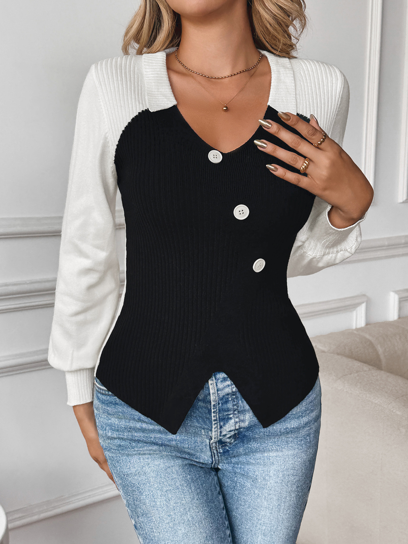 This Autumn And Winter Season Features A Trendy V-Neck Sweater With Color-Blocking And Patchwork Designs, As Well As A S_ecoleips.com