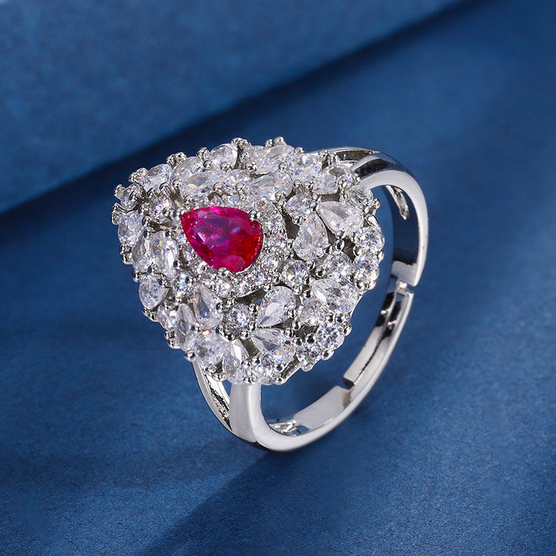 Zhuang Sheng joyería nueva TikTok Venta caliente joyería de moda traje de simulación corindón rojo anillo colgante piedra principal 4*6