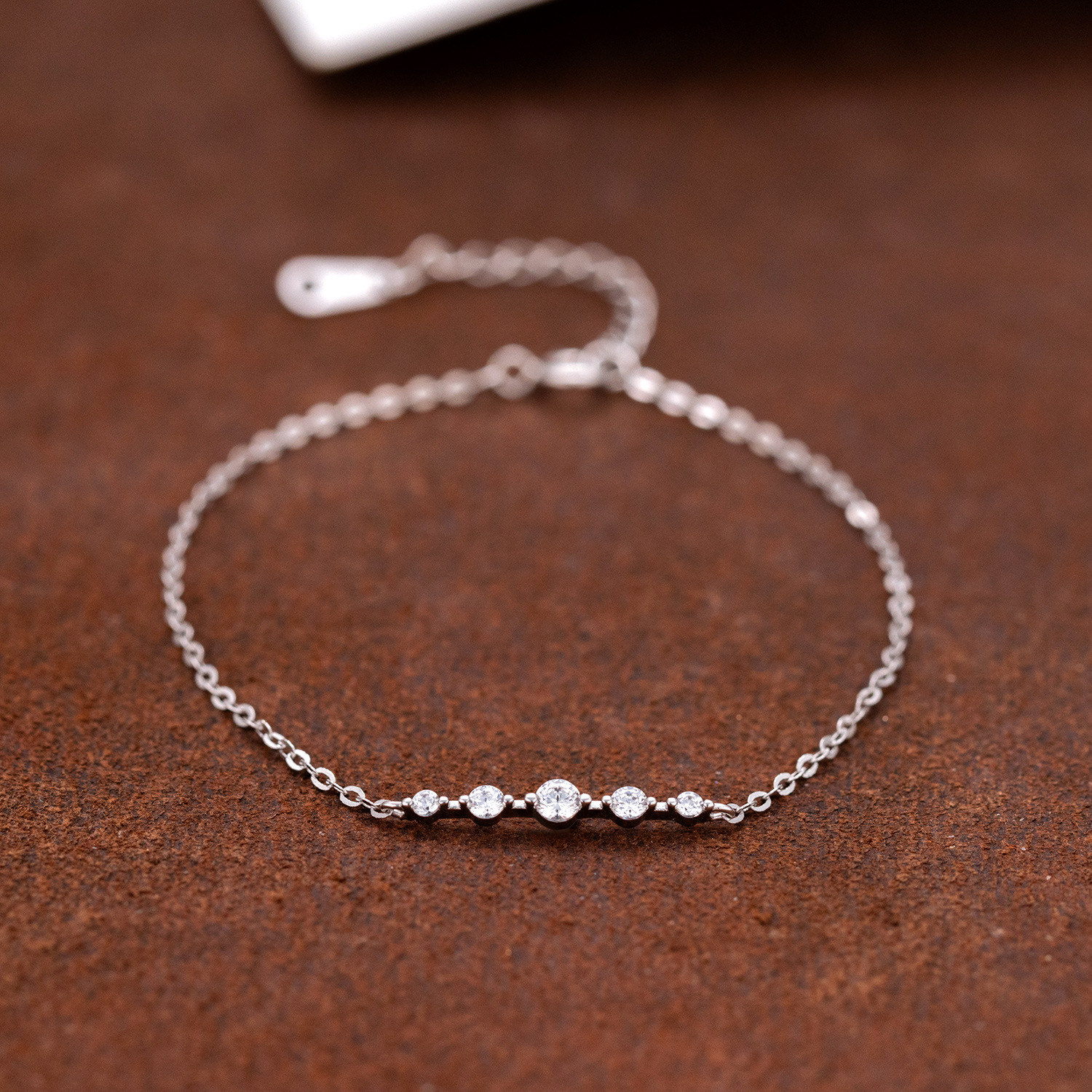 Japanese-style Light Luxury One-line Diamond Bracelet, S925 Sterling Silver, Simple Ins-style Niche Design, High-end_voghion.com
