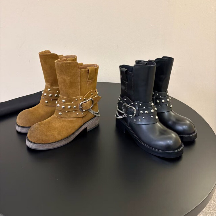 High-end 2026 Fall/Winter New Fashionable Metal Rivet Buckle Thick-soled Short Boots for Women, Genuine Leather Round-toe Riding Boots High-end 2026 Fall/Winter New Fashionable Metal Rivet Buckle Thick-soled Short Boots for Women, Genuine Leather Round-toe Riding Boots