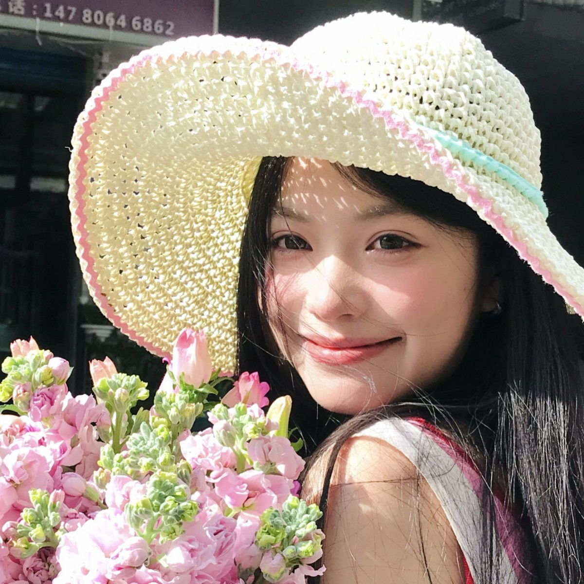 Sombrero de paja con ala grande, estilo pastoral para mujer, sombrero de pescador de paja dulce y versátil, la circunferencia de la cabeza grande muestra la cara, pequeño sombrero de protección solar