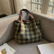 ���ĸ���ë�ذ���Ů�������͹ņμ�ͨ�ڰ�С�����e�ٴ�Ҹ�����ذ�