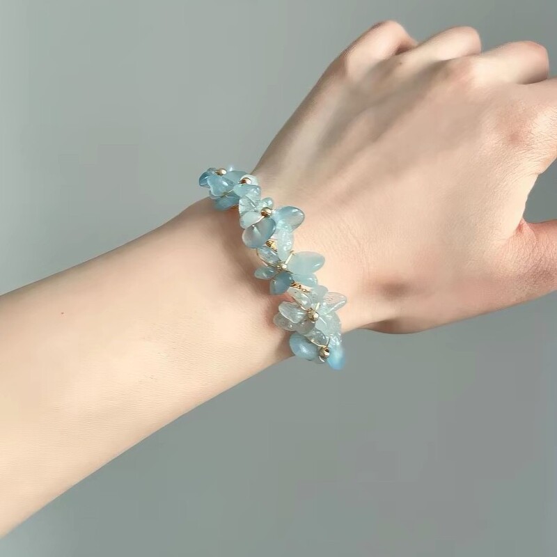 Vintage Light Blue Gravel Bracelet for Women, Sweet and Fairy-Like Temperament, Versatile Bracelet, High-End Bracelet Accessories Vintage Light Blue Gravel Bracelet for Women, Sweet and Fairy-Like Temperament, Versatile Bracelet, High-End Bracelet Accessories