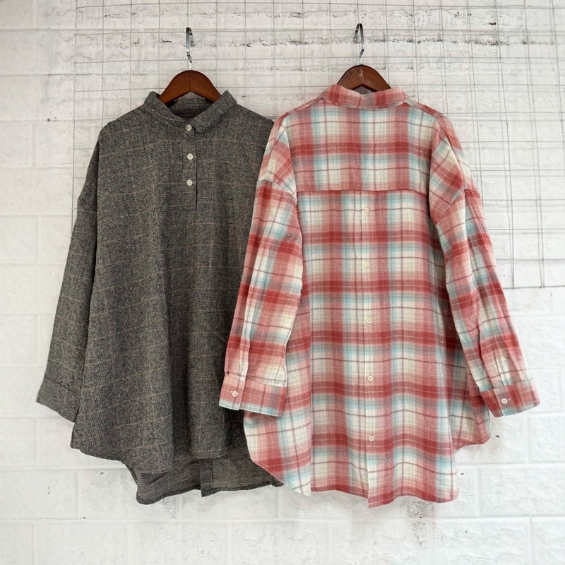 Sm2オリジナルの新しい研磨材の格子の純色の長袖のゆったりしたシャツのバスト134センチの服の長さは78センチです。|undefined