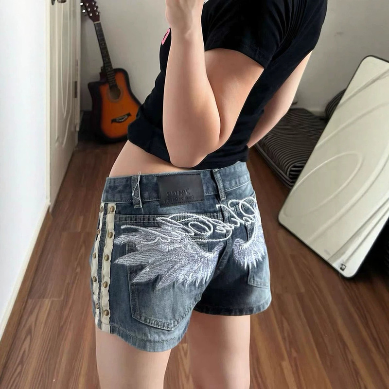 Angel Wings Embroidered Shorts for Women, Summer Heavy-Duty Subculture Vintage Low-Waist Hot Girl Denim Studded Straight Hot Pants Angel Wings Embroidered Shorts for Women, Summer Heavy-Duty Subculture Vintage Low-Waist Hot Girl Denim Studded Straight Hot Pants