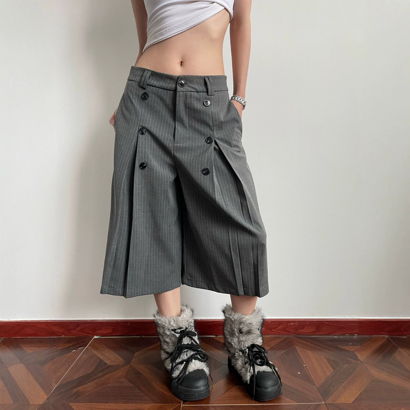 Double-Breasted Wide-Leg Suit Shorts, Thin Mid-Length Pants, Trendy Summer Japanese Retro Loose Striped Casual Shorts Double-Breasted Wide-Leg Suit Shorts, Thin Mid-Length Pants, Trendy Summer Japanese Retro Loose Striped Casual Shorts