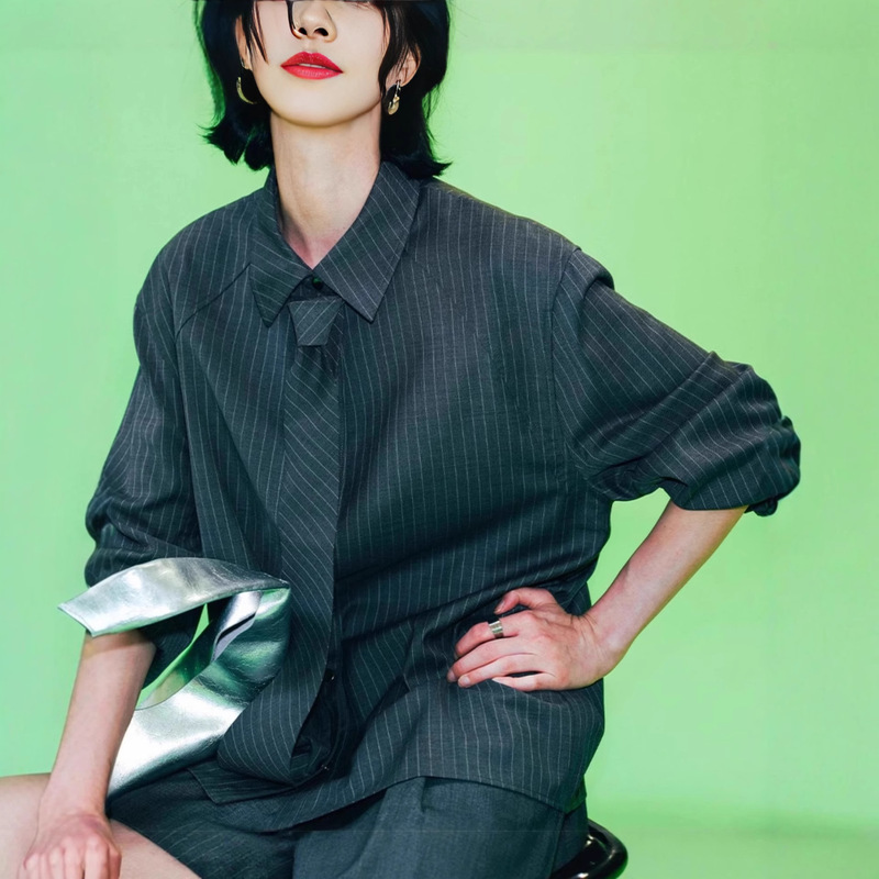 New Stylish Outfit from the Fashion Show: Gray Striped Loose-Fitting Slimming Shirt with Tie for Women