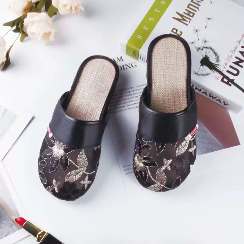 Summer mesh non-slip slippers for students