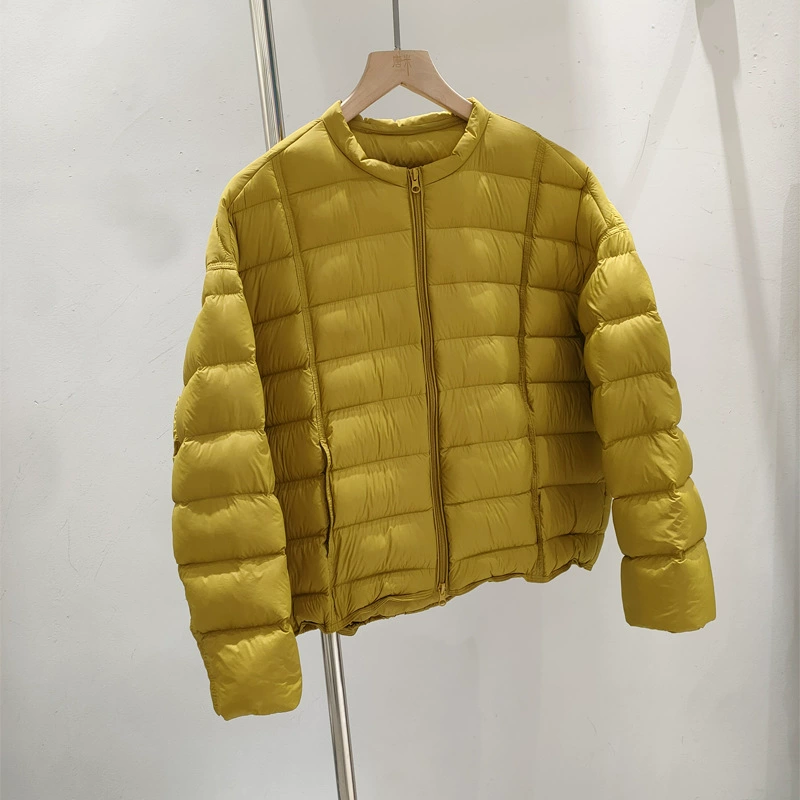 Бархатная короткая демисезонная легкая и тонкая пуховка, утка-пух, oversized, круглый ворот