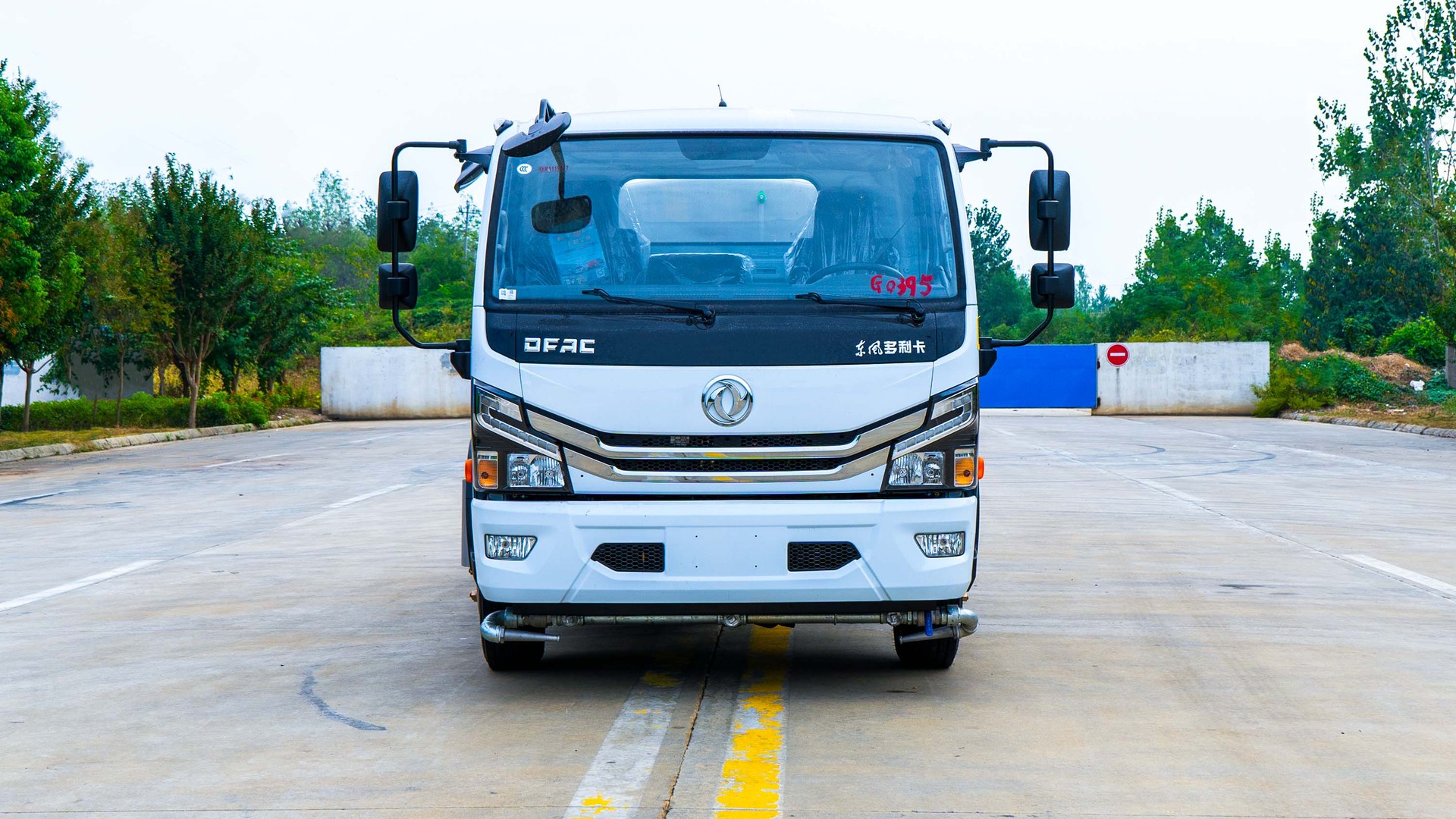 10 Square Dongfeng Dolica Sprinkler Truck, 15 Square Landscaping Spray Truck, Construction Site Dust Reduction Water Tank Truck, Fog Cannon Truck