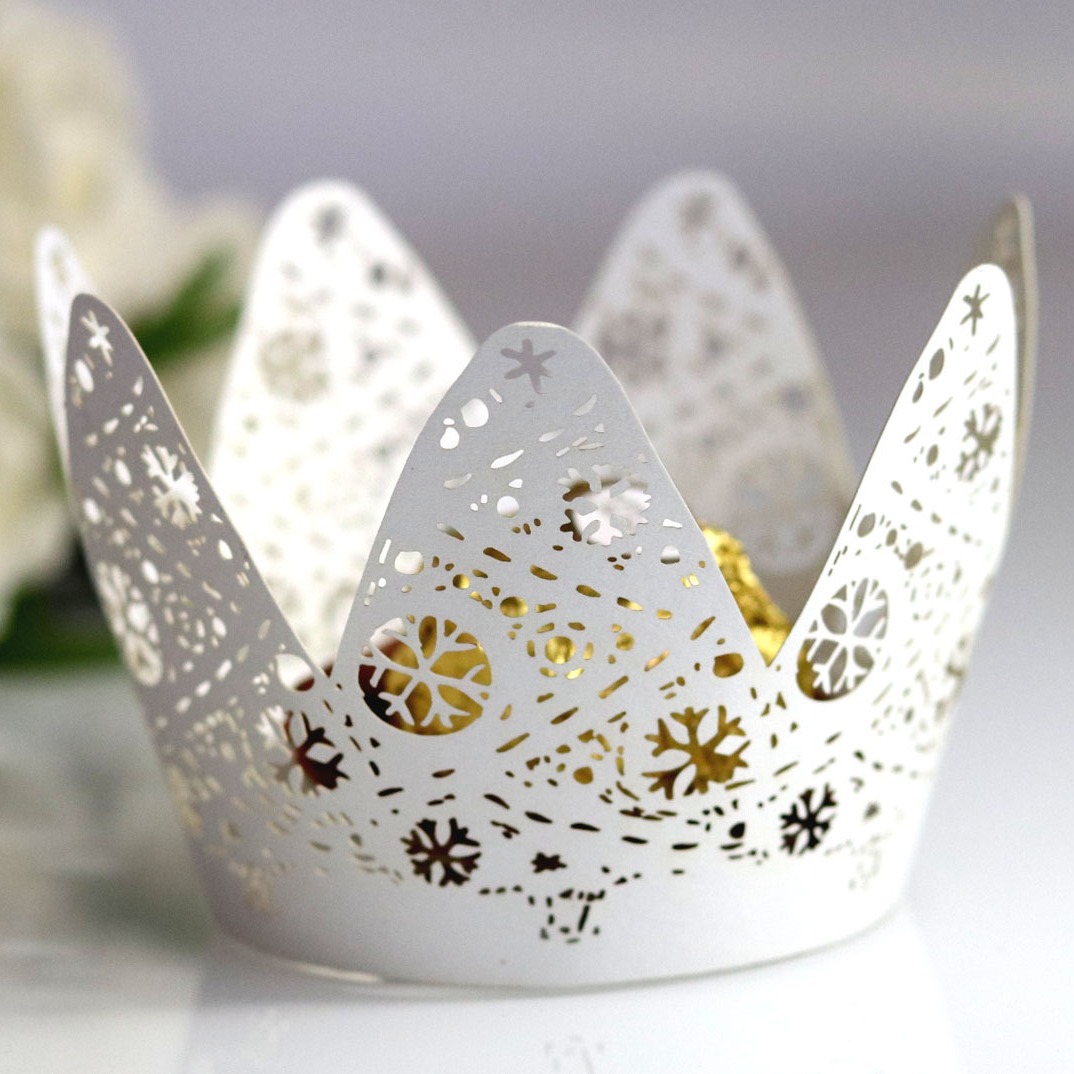 出口厂家现货圣诞节婚庆蛋糕镭射镂空围边绿色圣诞树纸花边批发