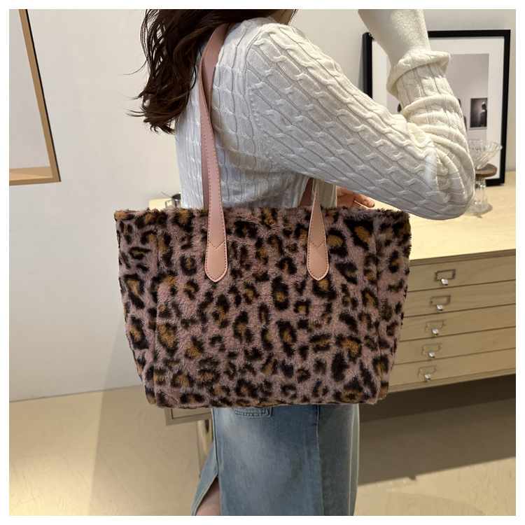 Cross-border quality plush bag, women's leopard print large-capacity tote bag, new lightweight Korean-style fashionable commuting single-shoulder bag undefined