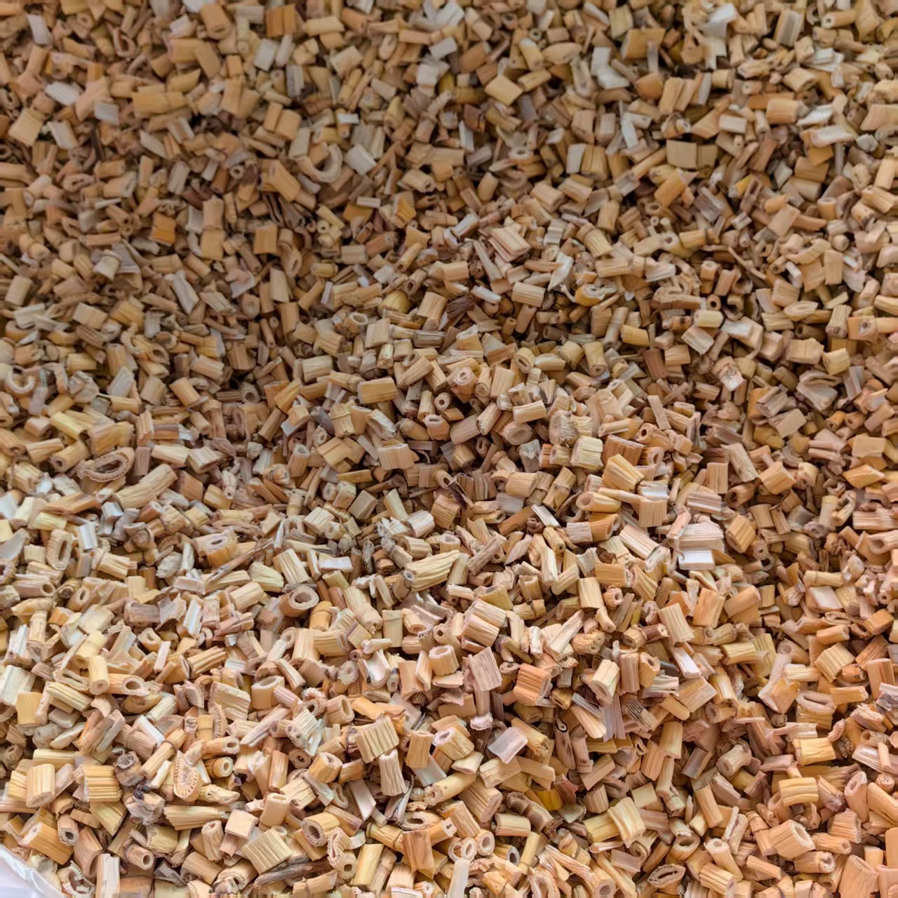 Dried Reed Rhizome Lu Gen 500g Natural Sun Dried Reed Root Segments for Herbal Decoction and Tea quality and texture