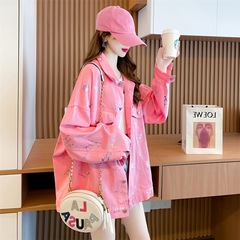 ファッションブランドのゆるいカウボーイコート2025春秋の新しい女装学生ファッションの起爆金は、プリント上着を着ている