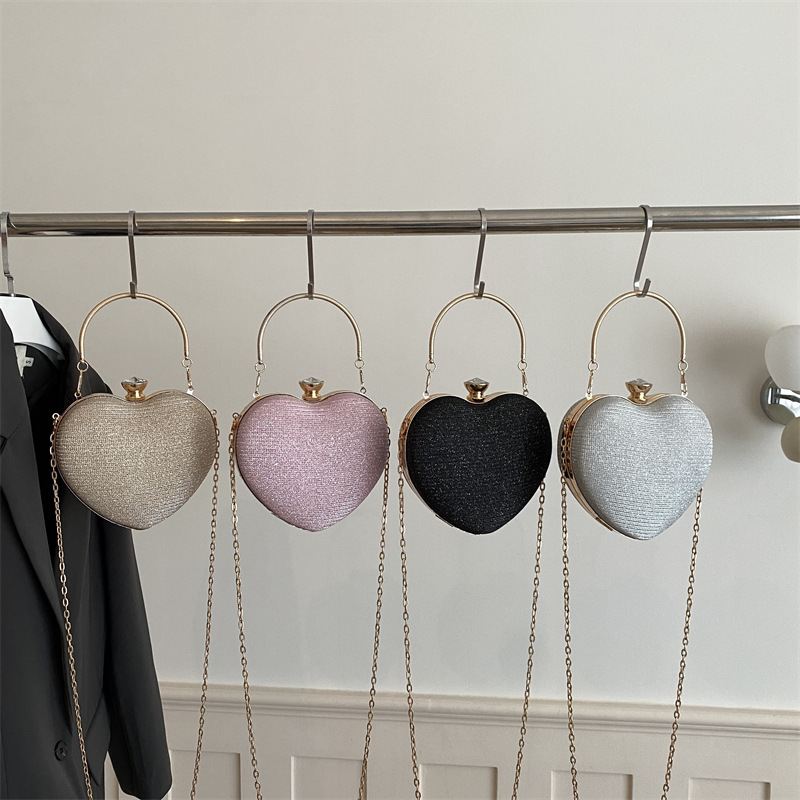 High-End Niche Small Bag for Women, Spring/Summer 2026 New Trendy Fashion Chain Crossbody Bag, Solid Color Handbag with Heart-Shaped Design