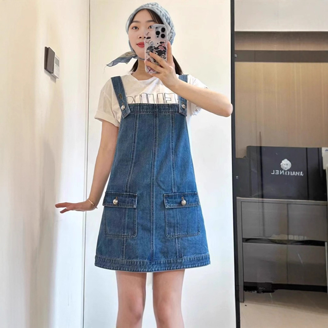现货2025夏季新款简约休闲减龄无袖背带牛仔连衣裙显瘦洋气短裙女
