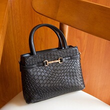 �r�к��s�����p�ݴ�����ͨ�ڰ����e���|�μ��б����K���