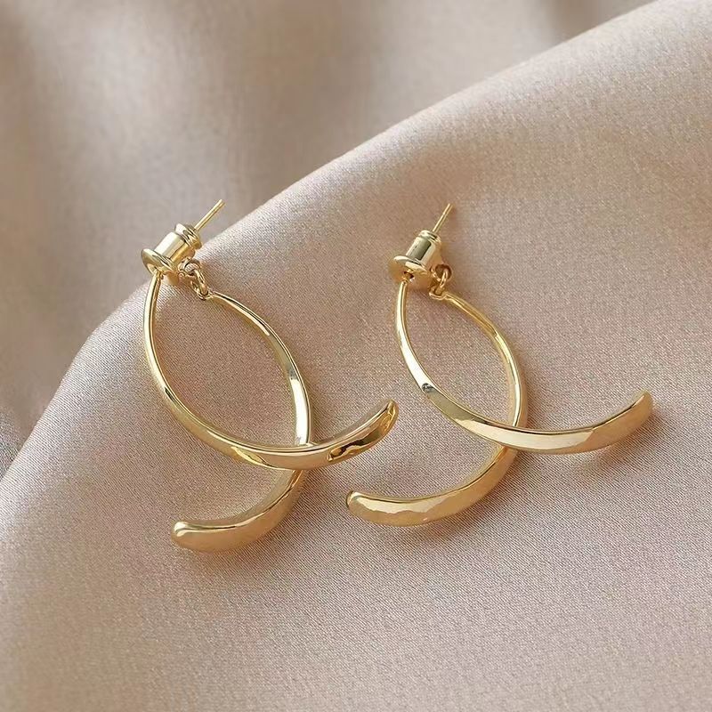Cross-bank petal front and rear ear studs Korean style fashionable temperament 925 silver needle earrings design sense niche versatile high-end Cross-bank petal front and rear ear studs Korean style fashionable temperament 925 silver needle earrings design sense niche versatile high-end
