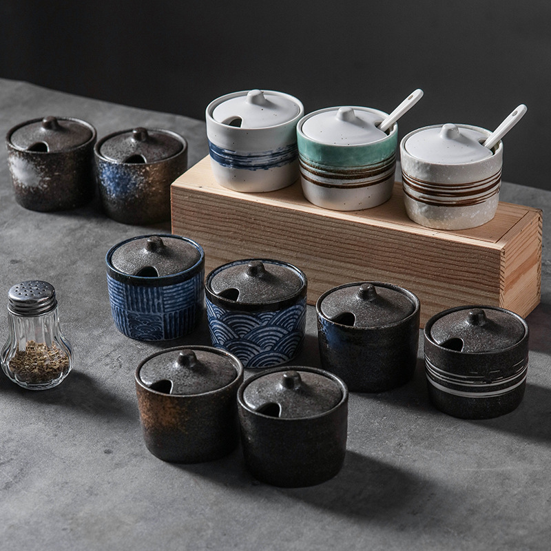 Ceramic Japanese and Korean Style Seasoning Jar Household Pepper with Lid Seasoning Salt Pot Barbecue Seasoning Box Restaurant Creative Tableware Set