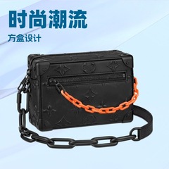 新しいメンズクロスボディバッグスクエアボックスバッグ第一層牛革本革ファッションショルダーシンプルカジュアルバックパックチェーンバッグ