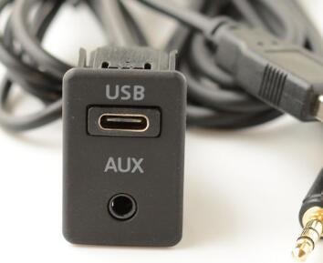 Vehicle Universal Modified Type-C+Aux Seat Dual USB Aux Extension Usb+2Rca Switch Seat