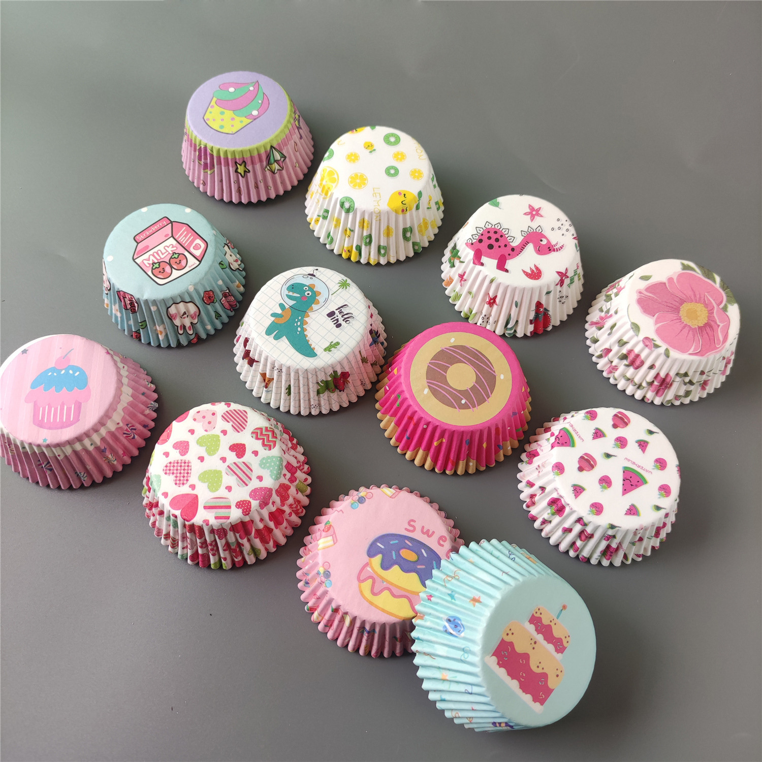 100 pcs / caja Xue Mei Niang soporte de papel para pastel medio soporte de papel para hornear tazas de papel muffin relleno soporte de papel a prueba de aceite