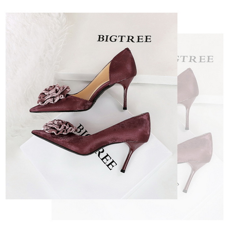 High heels, stiletto heels, shallow-cut, pointy side, floral shingles_voghion.com