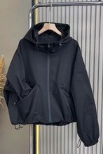 2025新款秋季女士休闲上衣黑色连帽冲锋衣夹克外套女潮流一件工厂