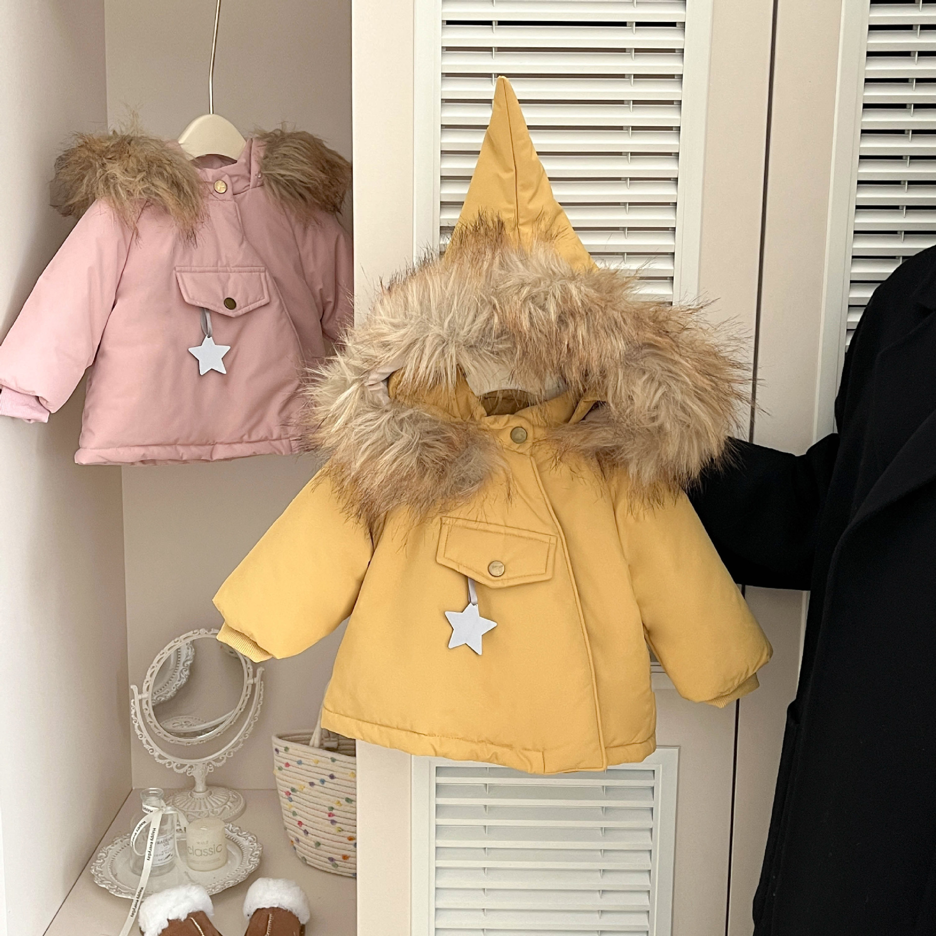 Niña otoño invierno ropa de algodón nuevo bebé coreano algodón pellizco grueso abrigo bebé color caramelo extranjero vestido con chaqueta de algodón