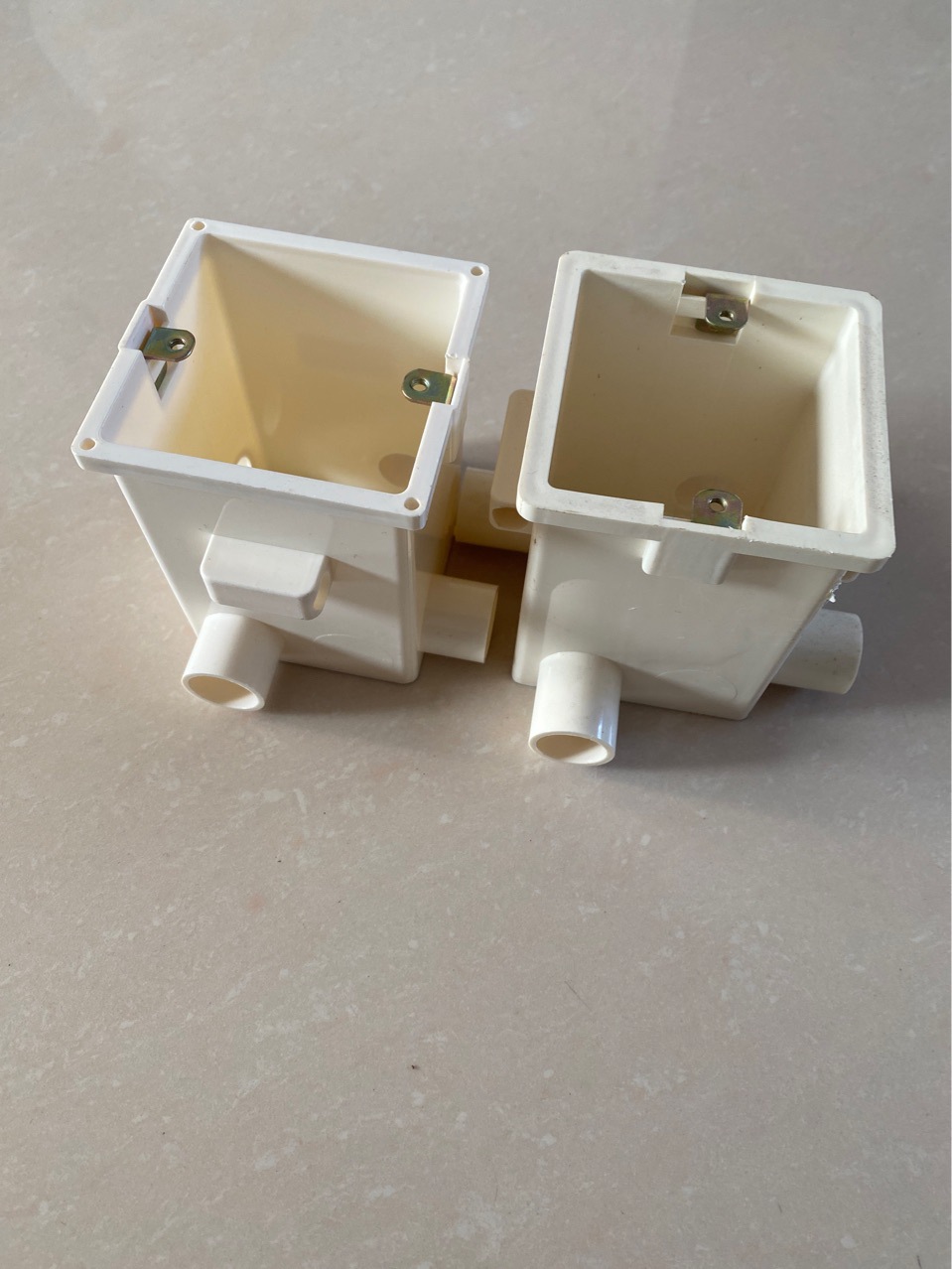 鑫万喜厂家直销PVC工程预埋穿筋集成一体盒10公分-154叉3叉电线盒