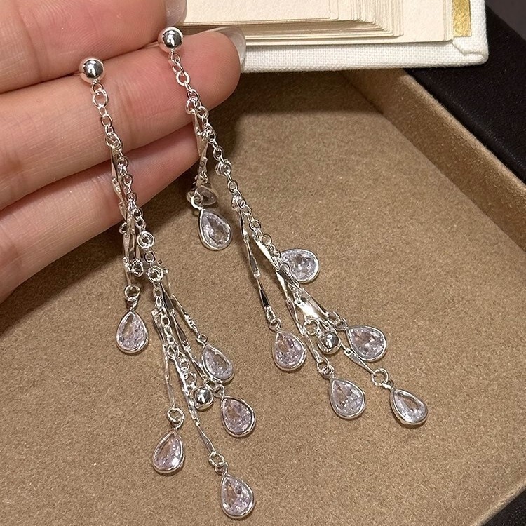 女性用の新鮮でクールなロングウォータードロップタッセルイヤリング、新しい中国風のニッチで甘くて多用途なワンスタイルのツーウェアイヤリング|undefined