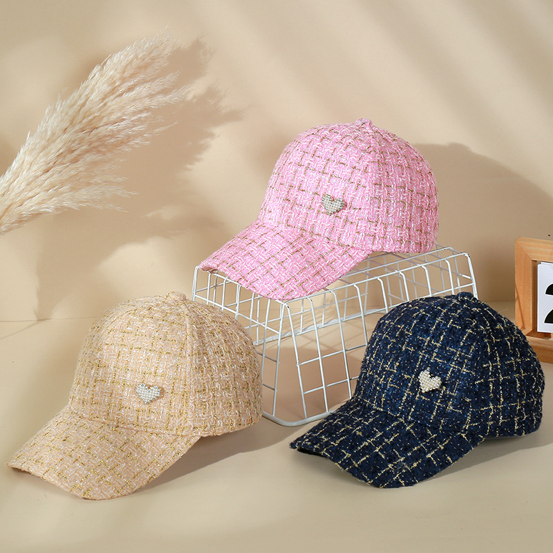 154g Weight Women's Retro Simple Style Plaid Heart Shape Rhinestone Pearl Curved Eaves Ivy Cap