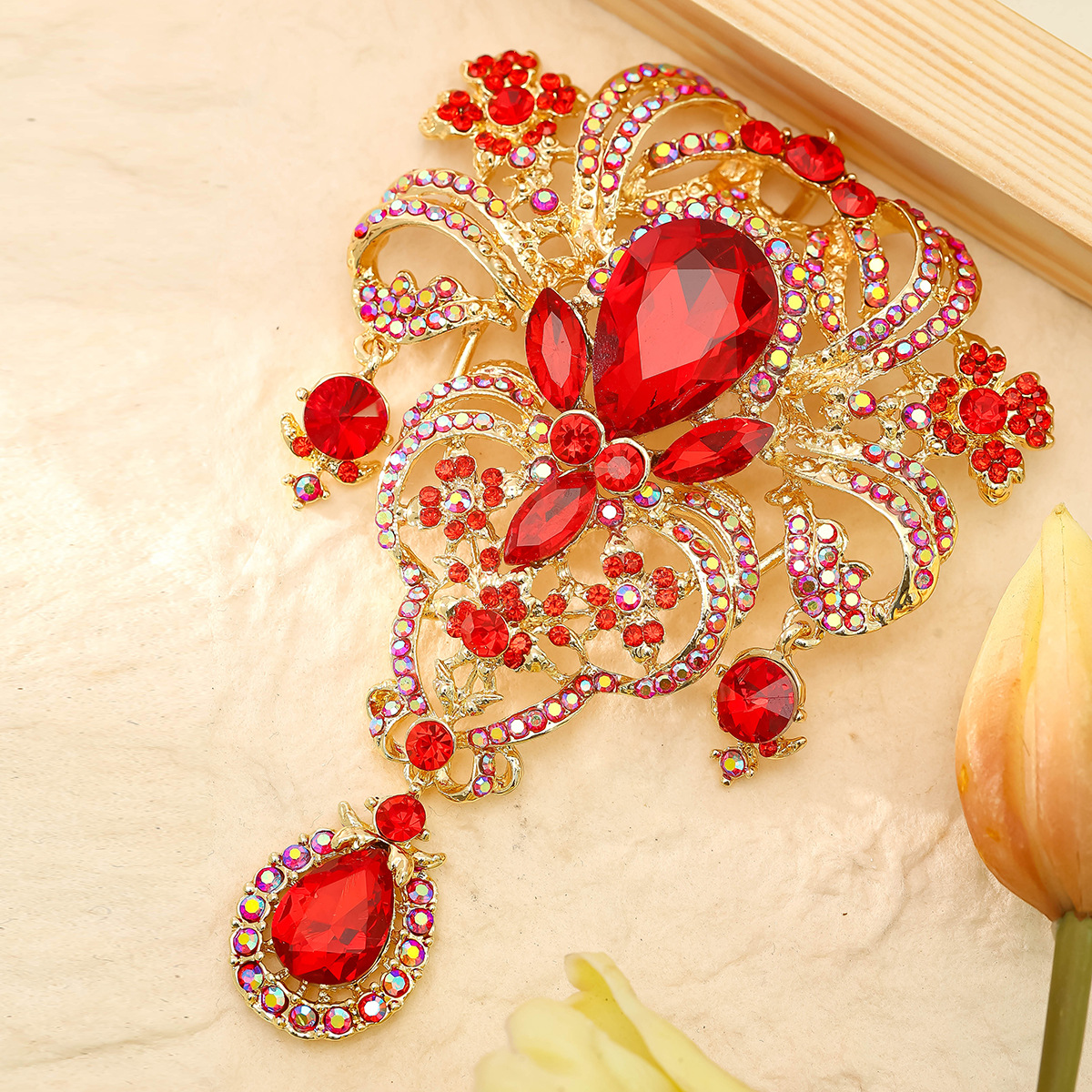 Crystal pendant, brooch