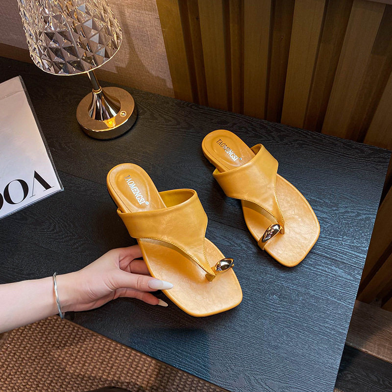Dép sandal nữ quai ngang xỏ ngón mũi vuông đế bằng — Màu trắng, Màu vàng, Màu đen