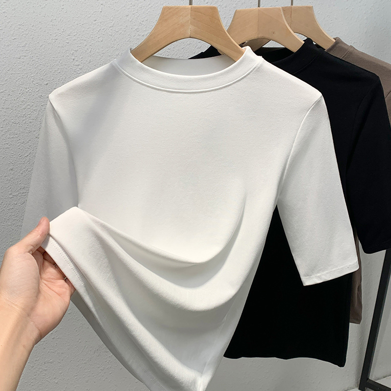 Camiseta de base delgada de cuello vertical, mujer de primavera 2025, camiseta de hombro con manga de cinco partes, se puede usar fuera de la sensación de alta calidad.