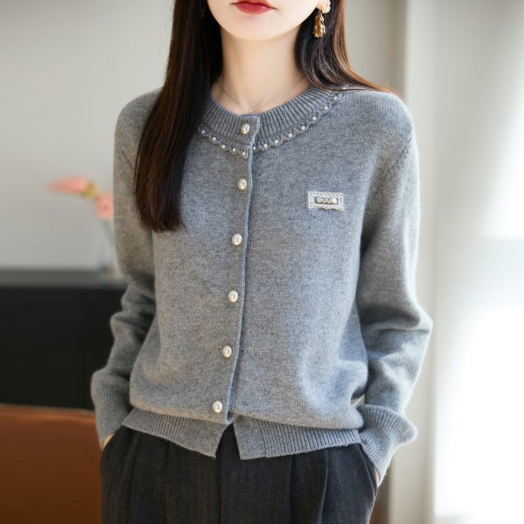 Guangzhou Thirteen Lines Brand Clearance Korean Fashion Pearl Wool Knit Cardigan Solid Color Versatile Women's Top