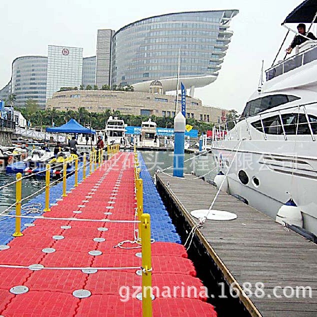 Plastic floating platforms, floating buckets, floating pontoons, floating bridges, floating boxes, recreational and leisure fishing water platforms, floating docks, water rafts Plastic floating platforms, floating buckets, floating pontoons, floating bridges, floating boxes, recreational and leisure fishing water platforms, floating docks, water rafts