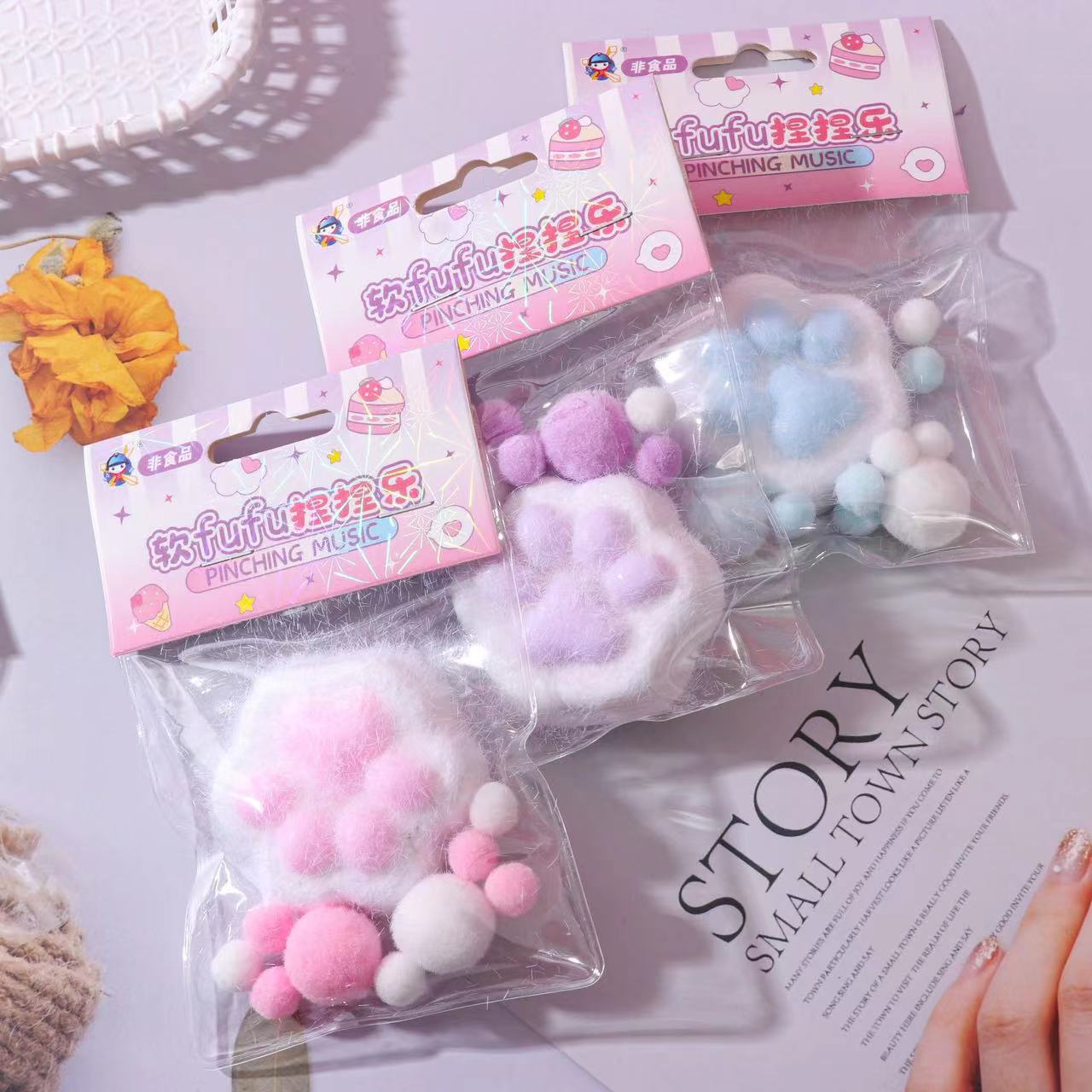 Juguetes creativos de reducción de compresión de niños dibujos animados super suaves simulación pequeño libro rojo con el mismo juguete de descarga y descompresión