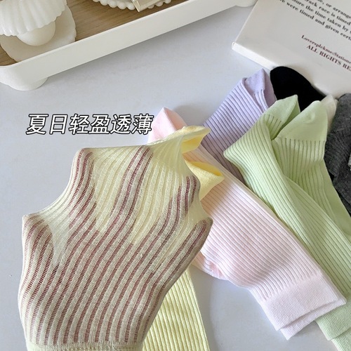Ultra-thin, breathable mid-calf socks in solid colors—perfect for summer walkways! Women's JK-style puffy socks with vertical stripes, offering excellent breathability and sweat-wicking performance.