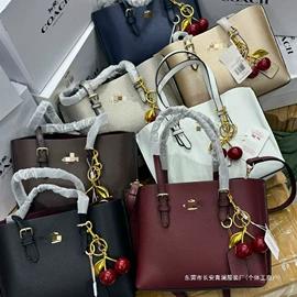 女士手提包;童套装;童连衣裙