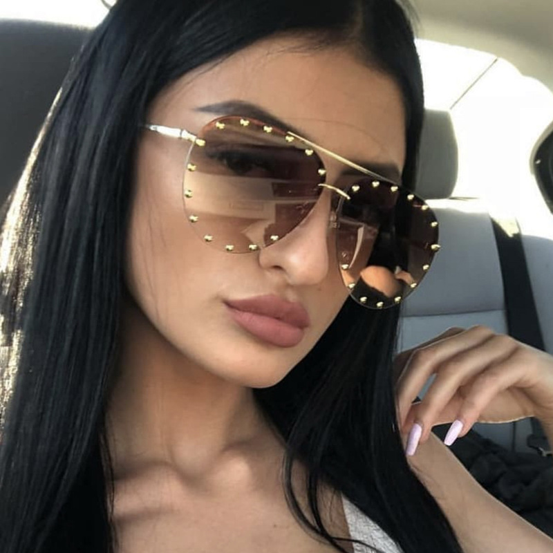 2022 New Metal Rivet Large Frame Sunglasses European and American Women's Sunglasses Fashion Toad Mirror Sunglasses Retro