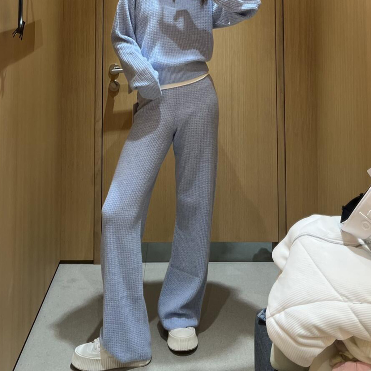 하늘색 바지