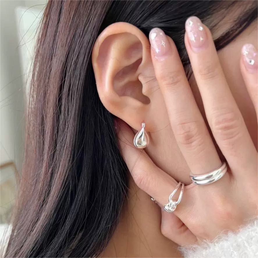 范智乔 Silver washing, fashionable brand red earrings, Korean style, silver 925 sample, simple and elegant design